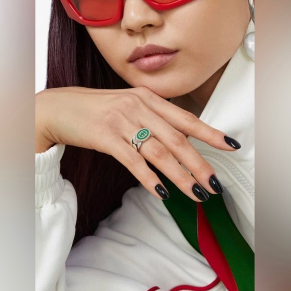 GUCCI- “G” Sterling Silver, Green Enamel, Interlocking Band Ring, Size 7.5 - Picture 2 of 15